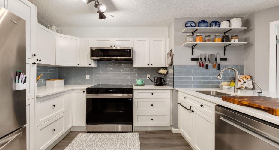 4975 130 Avenue, Calgary, Alberta T2Z 4P2, 2 Bedrooms Bedrooms, ,2 BathroomsBathrooms,Residential,For Sale,130,A2305273