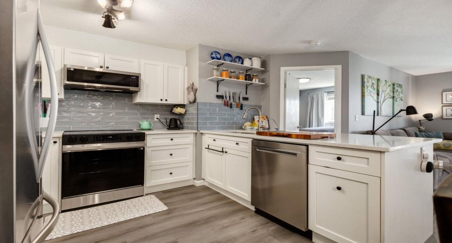 4975 130 Avenue, Calgary, Alberta T2Z 4P2, 2 Bedrooms Bedrooms, ,2 BathroomsBathrooms,Residential,For Sale,130,A2305273
