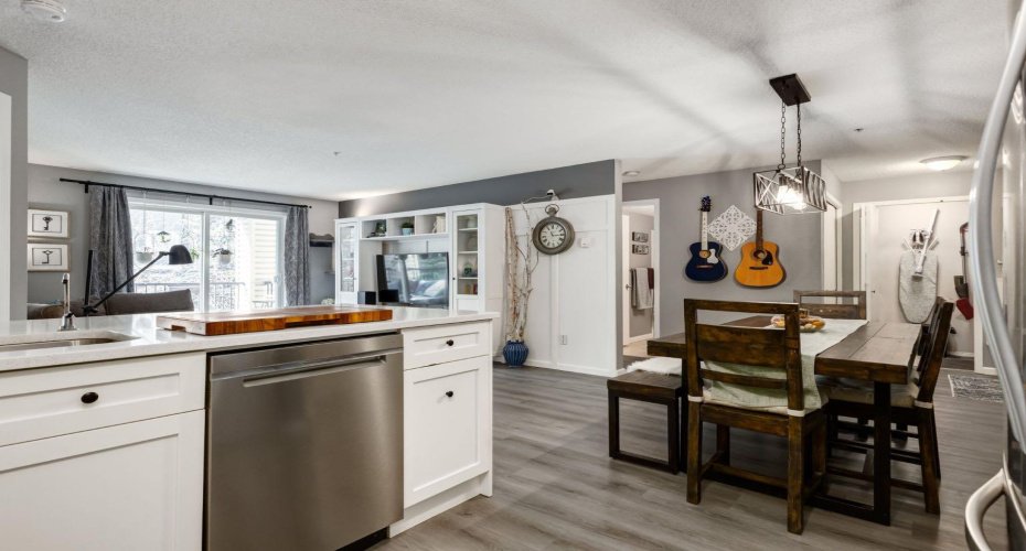4975 130 Avenue, Calgary, Alberta T2Z 4P2, 2 Bedrooms Bedrooms, ,2 BathroomsBathrooms,Residential,For Sale,130,A2305273