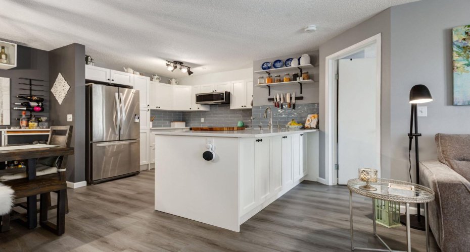 4975 130 Avenue, Calgary, Alberta T2Z 4P2, 2 Bedrooms Bedrooms, ,2 BathroomsBathrooms,Residential,For Sale,130,A2305273