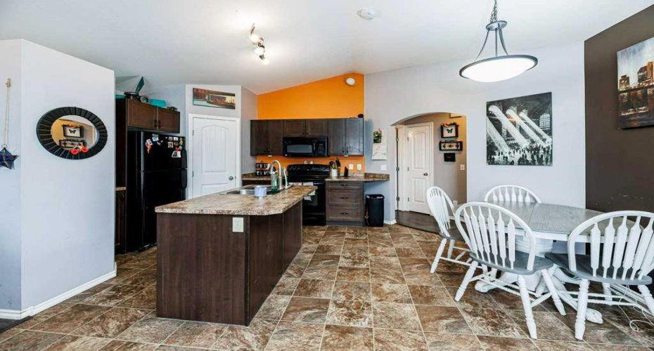 31 Jamieson, Red Deer, Alberta T4P 0H7, 2 Bedrooms Bedrooms, ,1 BathroomBathrooms,Residential,For Sale,Jamieson,A2305289