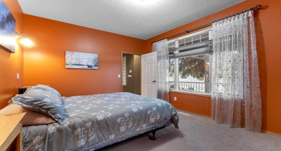 15 Rosery Drive, Calgary, Alberta T2K 1L4, 4 Bedrooms Bedrooms, ,5 BathroomsBathrooms,Residential,For Sale,Rosery,A2305362