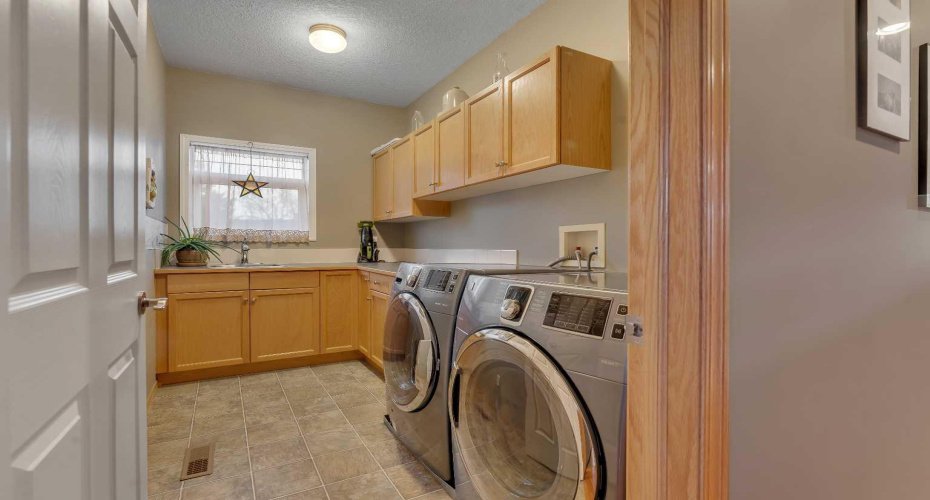 15 Rosery Drive, Calgary, Alberta T2K 1L4, 4 Bedrooms Bedrooms, ,5 BathroomsBathrooms,Residential,For Sale,Rosery,A2305362