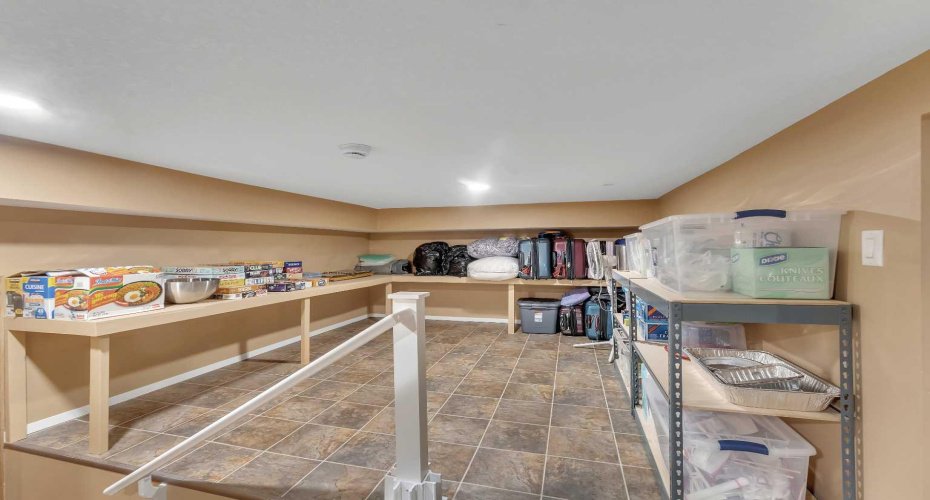 15 Rosery Drive, Calgary, Alberta T2K 1L4, 4 Bedrooms Bedrooms, ,5 BathroomsBathrooms,Residential,For Sale,Rosery,A2305362