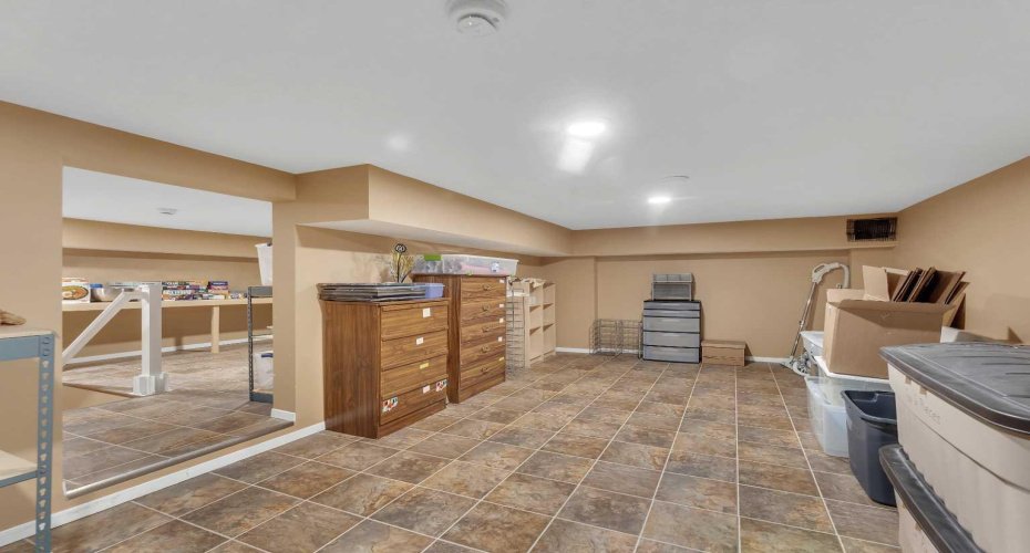 15 Rosery Drive, Calgary, Alberta T2K 1L4, 4 Bedrooms Bedrooms, ,5 BathroomsBathrooms,Residential,For Sale,Rosery,A2305362