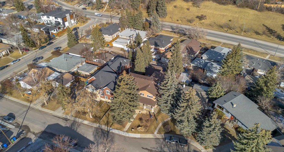 15 Rosery Drive, Calgary, Alberta T2K 1L4, 4 Bedrooms Bedrooms, ,5 BathroomsBathrooms,Residential,For Sale,Rosery,A2305362