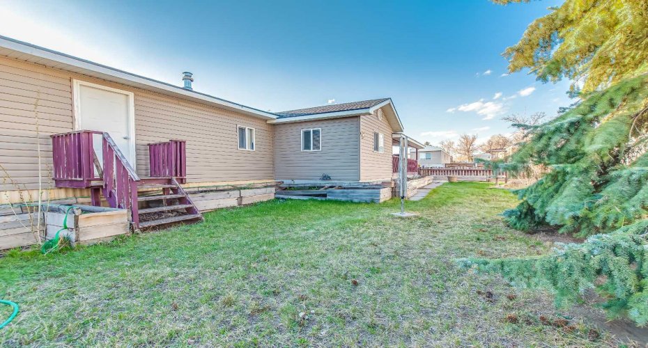 4000 13 Avenue, Medicine Hat, Alberta T1B 1J3, 3 Bedrooms Bedrooms, ,1 BathroomBathrooms,Mobile,For Sale,13,A2305394