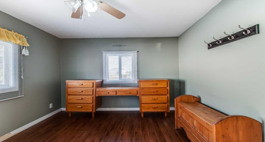 4000 13 Avenue, Medicine Hat, Alberta T1B 1J3, 3 Bedrooms Bedrooms, ,1 BathroomBathrooms,Mobile,For Sale,13,A2305394