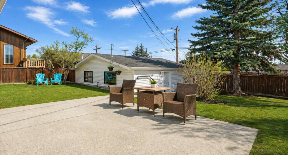 6 Sackville Drive, Calgary, Alberta T2W 0W1, 5 Bedrooms Bedrooms, ,3 BathroomsBathrooms,Residential,For Sale,Sackville,A2305401