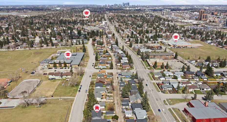 6 Sackville Drive, Calgary, Alberta T2W 0W1, 5 Bedrooms Bedrooms, ,3 BathroomsBathrooms,Residential,For Sale,Sackville,A2305401