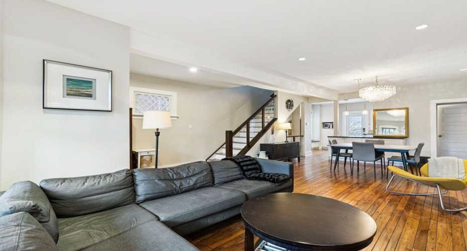 612 23 Avenue, Calgary, Alberta T2S0J7, 3 Bedrooms Bedrooms, ,3 BathroomsBathrooms,Residential,For Sale,23,A2305418