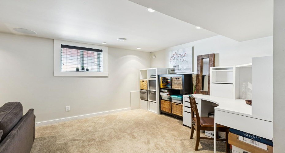 612 23 Avenue, Calgary, Alberta T2S0J7, 3 Bedrooms Bedrooms, ,3 BathroomsBathrooms,Residential,For Sale,23,A2305418
