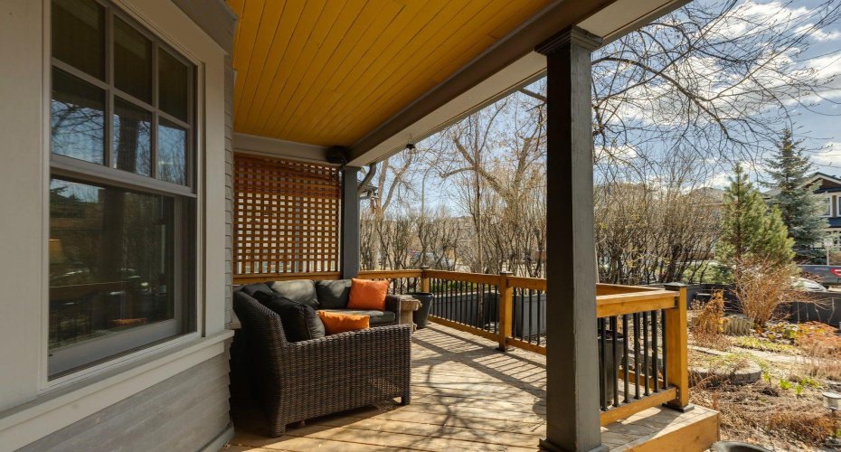 612 23 Avenue, Calgary, Alberta T2S0J7, 3 Bedrooms Bedrooms, ,3 BathroomsBathrooms,Residential,For Sale,23,A2305418
