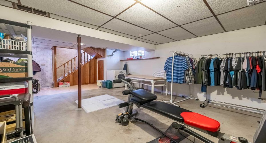 116 Dovercrest Way, Calgary, Alberta T2B 2L9, 3 Bedrooms Bedrooms, ,2 BathroomsBathrooms,Residential,For Sale,Dovercrest,A2305455