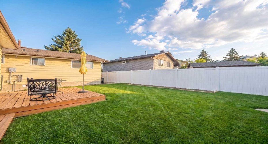 116 Dovercrest Way, Calgary, Alberta T2B 2L9, 3 Bedrooms Bedrooms, ,2 BathroomsBathrooms,Residential,For Sale,Dovercrest,A2305455
