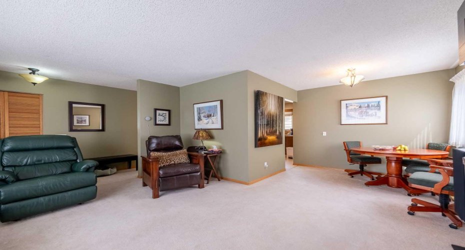 116 Dovercrest Way, Calgary, Alberta T2B 2L9, 3 Bedrooms Bedrooms, ,2 BathroomsBathrooms,Residential,For Sale,Dovercrest,A2305455