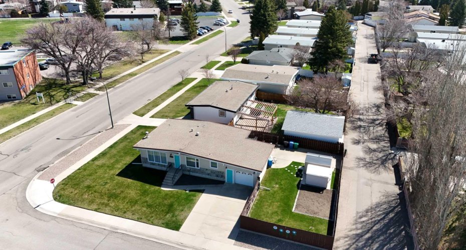 1507 Ashgrove Road, Lethbridge, Alberta T1K 3L9, 2 Bedrooms Bedrooms, ,2 BathroomsBathrooms,Residential,For Sale,Ashgrove,A2305597