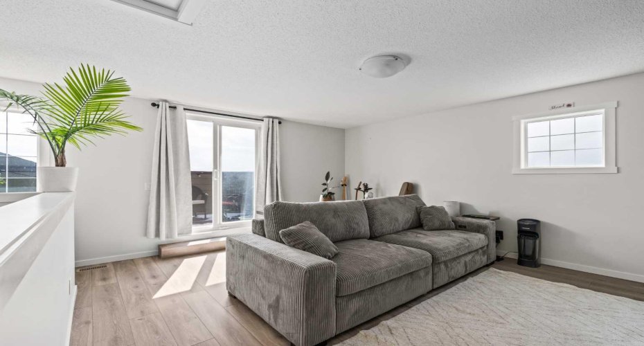 463 Cranbrook Square, Calgary, Alberta T3M3E3, 3 Bedrooms Bedrooms, ,3 BathroomsBathrooms,Residential,For Sale,Cranbrook,A2303941