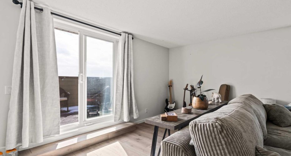 463 Cranbrook Square, Calgary, Alberta T3M3E3, 3 Bedrooms Bedrooms, ,3 BathroomsBathrooms,Residential,For Sale,Cranbrook,A2303941