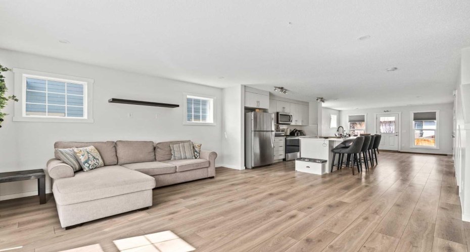 463 Cranbrook Square, Calgary, Alberta T3M3E3, 3 Bedrooms Bedrooms, ,3 BathroomsBathrooms,Residential,For Sale,Cranbrook,A2303941