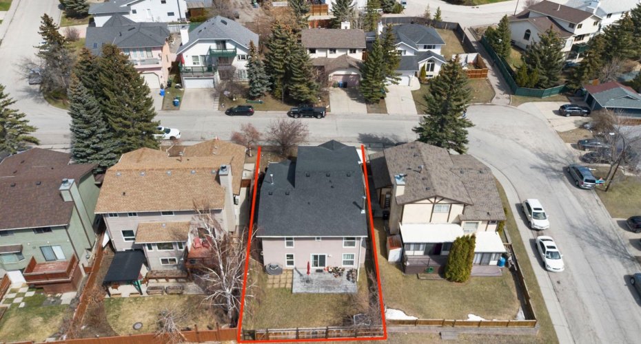 8 Hawkfield Crescent, Calgary, Alberta T3G 1Z5, 5 Bedrooms Bedrooms, ,4 BathroomsBathrooms,Residential,For Sale,Hawkfield,A2304656
