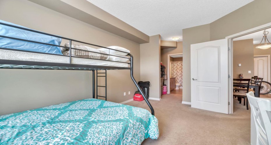 1 Crystal Green Lane, Okotoks, Alberta T1S 0C5, 2 Bedrooms Bedrooms, ,2 BathroomsBathrooms,Residential,For Sale,Crystal Green,A2304678