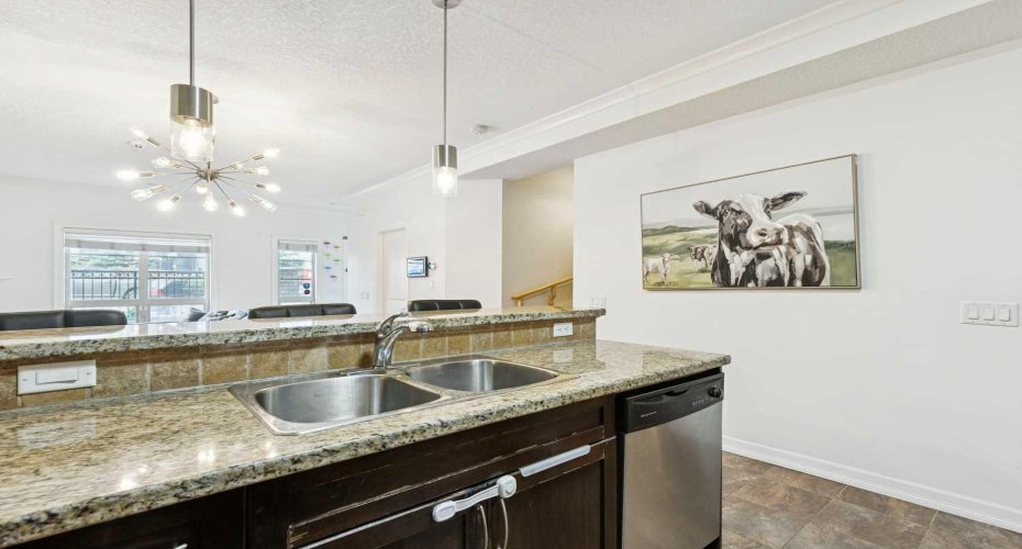 1729 34 Avenue, Calgary, Alberta T2T 2B7, 3 Bedrooms Bedrooms, ,3 BathroomsBathrooms,Residential,For Sale,34,A2306679