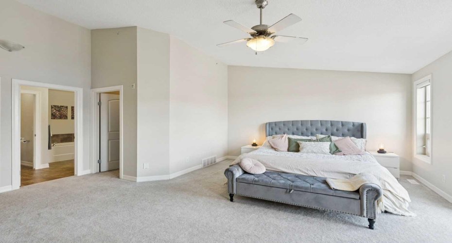 1729 34 Avenue, Calgary, Alberta T2T 2B7, 3 Bedrooms Bedrooms, ,3 BathroomsBathrooms,Residential,For Sale,34,A2306679