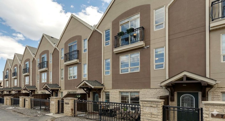 1729 34 Avenue, Calgary, Alberta T2T 2B7, 3 Bedrooms Bedrooms, ,3 BathroomsBathrooms,Residential,For Sale,34,A2306679