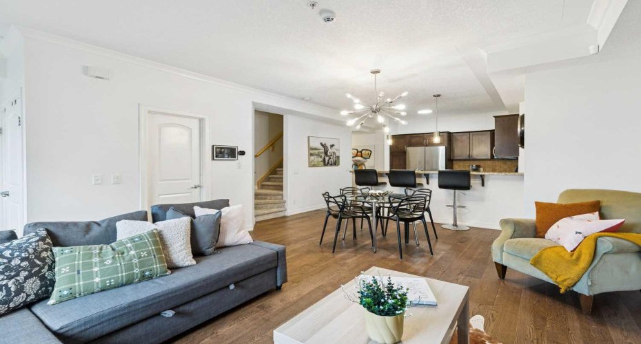 1729 34 Avenue, Calgary, Alberta T2T 2B7, 3 Bedrooms Bedrooms, ,3 BathroomsBathrooms,Residential,For Sale,34,A2306679