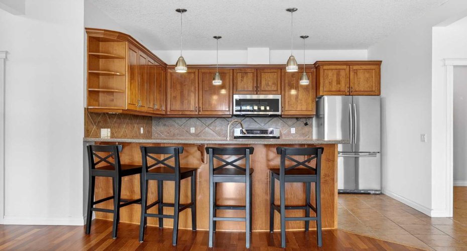 14 Hemlock Crescent, Calgary, Alberta T3C 2Z1, 2 Bedrooms Bedrooms, ,2 BathroomsBathrooms,Residential,For Sale,Hemlock,A2305465