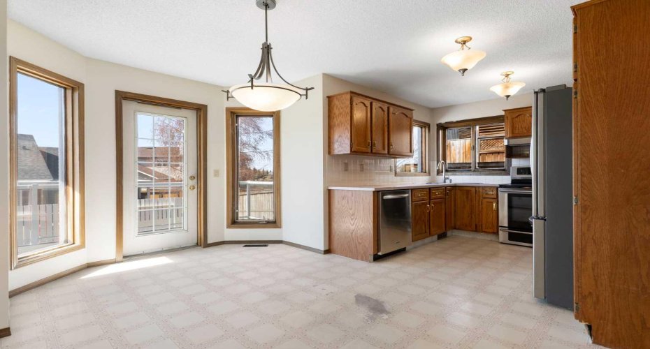 190 Hawkville Close, Calgary, Alberta T3G 3N6, 4 Bedrooms Bedrooms, ,3 BathroomsBathrooms,Residential,For Sale,Hawkville,A2306691