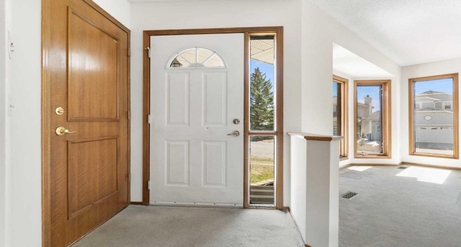 190 Hawkville Close, Calgary, Alberta T3G 3N6, 4 Bedrooms Bedrooms, ,3 BathroomsBathrooms,Residential,For Sale,Hawkville,A2306691