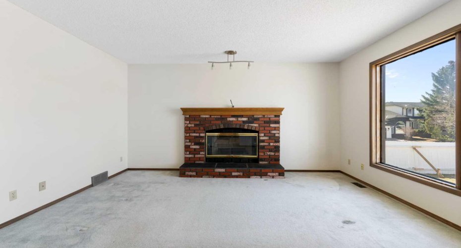 190 Hawkville Close, Calgary, Alberta T3G 3N6, 4 Bedrooms Bedrooms, ,3 BathroomsBathrooms,Residential,For Sale,Hawkville,A2306691
