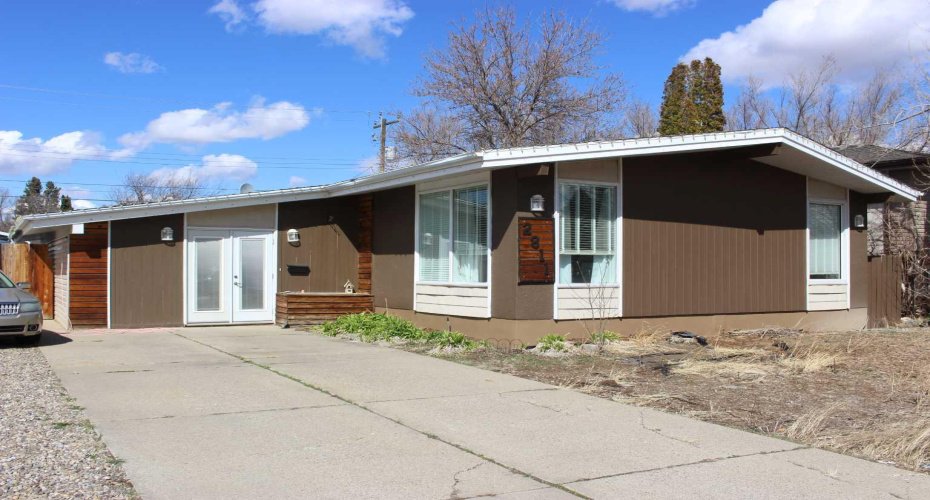 2811 13 Avenue, Lethbridge, Alberta T1K 0S9, 5 Bedrooms Bedrooms, ,2 BathroomsBathrooms,Residential,For Sale,13,A2305517