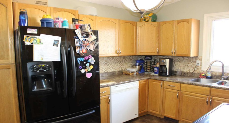 2811 13 Avenue, Lethbridge, Alberta T1K 0S9, 5 Bedrooms Bedrooms, ,2 BathroomsBathrooms,Residential,For Sale,13,A2305517