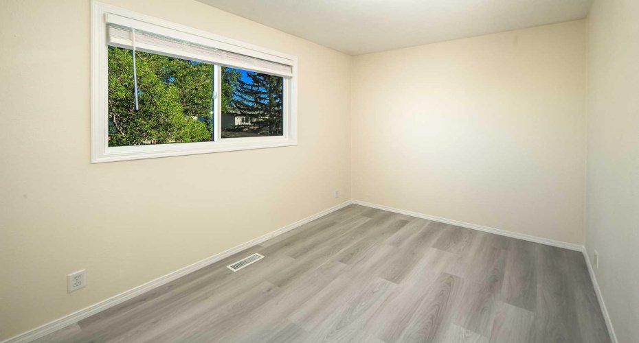 20 Bernard Way, Calgary, Alberta T3K 2B9, 3 Bedrooms Bedrooms, ,2 BathroomsBathrooms,Residential,For Sale,Bernard,A2306705