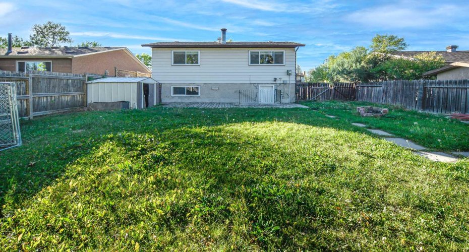 20 Bernard Way, Calgary, Alberta T3K 2B9, 3 Bedrooms Bedrooms, ,2 BathroomsBathrooms,Residential,For Sale,Bernard,A2306705