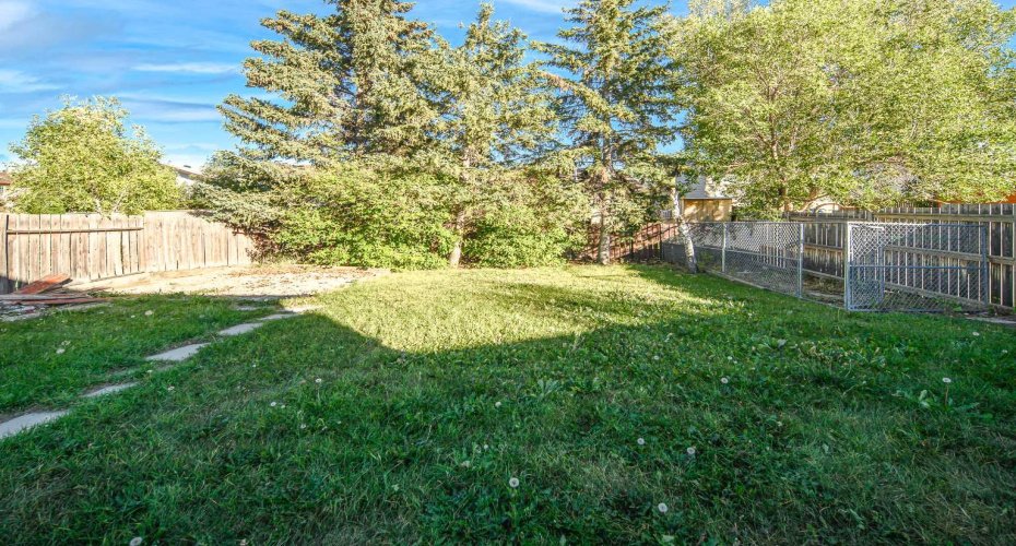 20 Bernard Way, Calgary, Alberta T3K 2B9, 3 Bedrooms Bedrooms, ,2 BathroomsBathrooms,Residential,For Sale,Bernard,A2306705