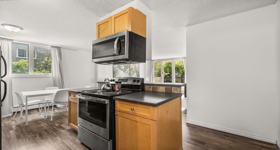 1312 13 Avenue, Calgary, Alberta T3C 0T3, 1 Bedroom Bedrooms, ,1 BathroomBathrooms,Residential,For Sale,13,A2305539