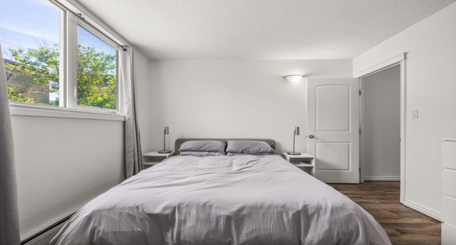 1312 13 Avenue, Calgary, Alberta T3C 0T3, 1 Bedroom Bedrooms, ,1 BathroomBathrooms,Residential,For Sale,13,A2305539