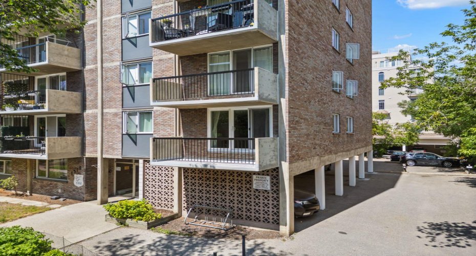 1312 13 Avenue, Calgary, Alberta T3C 0T3, 1 Bedroom Bedrooms, ,1 BathroomBathrooms,Residential,For Sale,13,A2305539