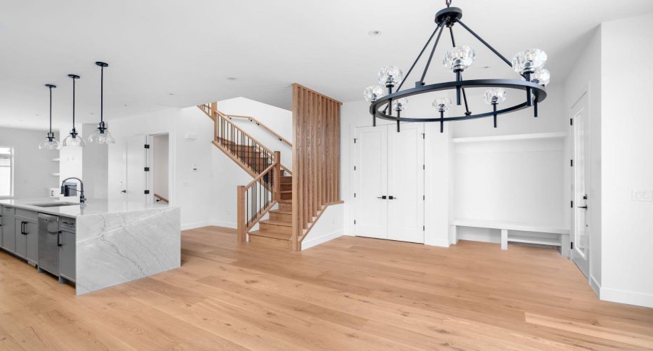 2227 36 Street, Calgary, Alberta T3E 2Z3, 5 Bedrooms Bedrooms, ,4 BathroomsBathrooms,Residential,For Sale,36,A2306710