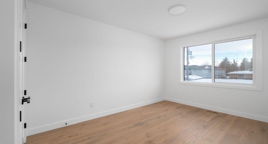 2227 36 Street, Calgary, Alberta T3E 2Z3, 5 Bedrooms Bedrooms, ,4 BathroomsBathrooms,Residential,For Sale,36,A2306710