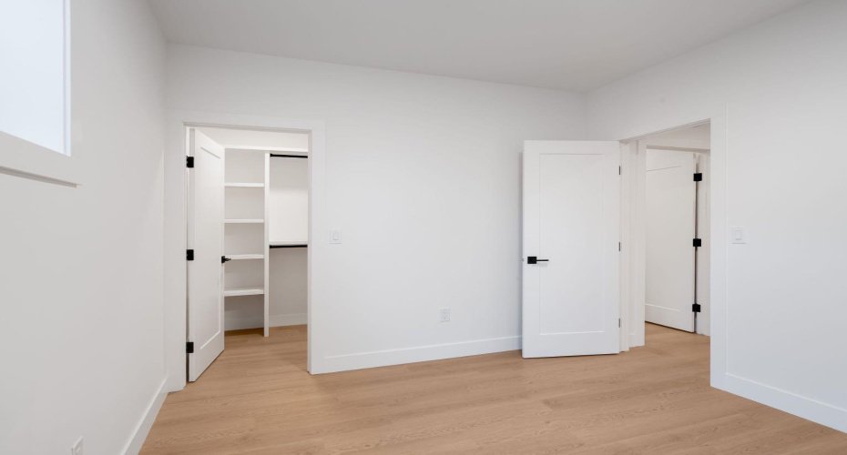 2227 36 Street, Calgary, Alberta T3E 2Z3, 5 Bedrooms Bedrooms, ,4 BathroomsBathrooms,Residential,For Sale,36,A2306710