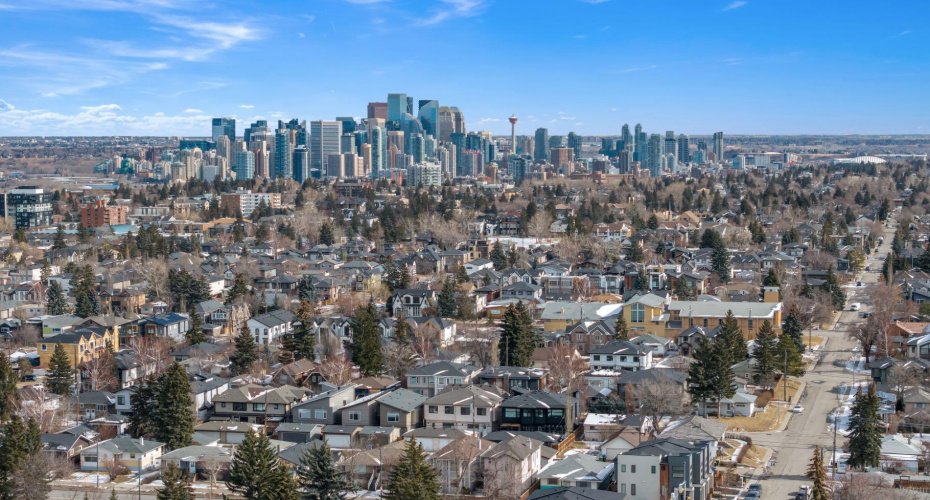 2227 36 Street, Calgary, Alberta T3E 2Z3, 5 Bedrooms Bedrooms, ,4 BathroomsBathrooms,Residential,For Sale,36,A2306710