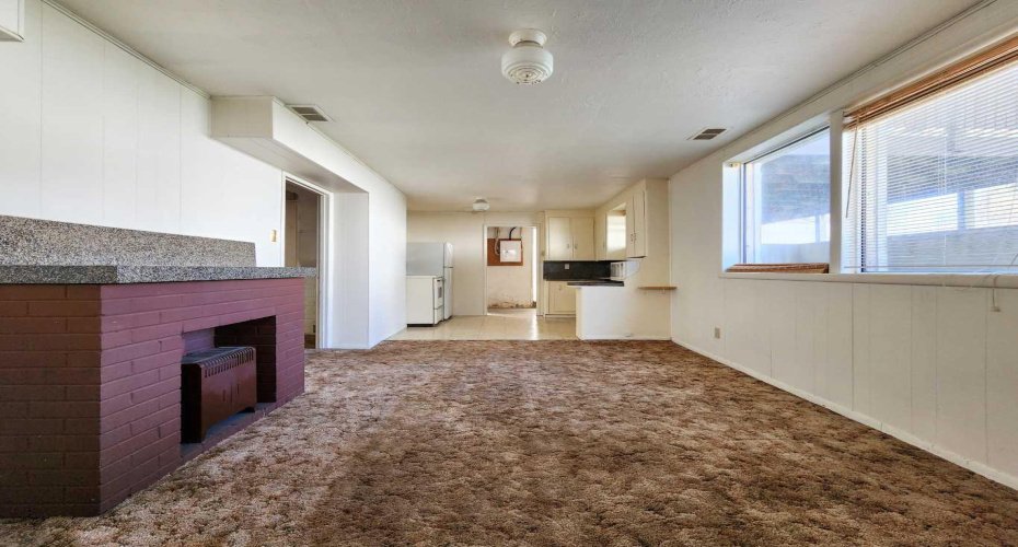 422 21 Street, Lethbridge, Alberta T1J 3K2, 3 Bedrooms Bedrooms, ,2 BathroomsBathrooms,Residential,For Sale,21,A2306717