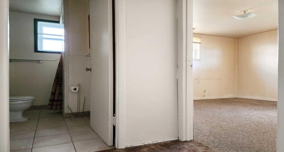 422 21 Street, Lethbridge, Alberta T1J 3K2, 3 Bedrooms Bedrooms, ,2 BathroomsBathrooms,Residential,For Sale,21,A2306717