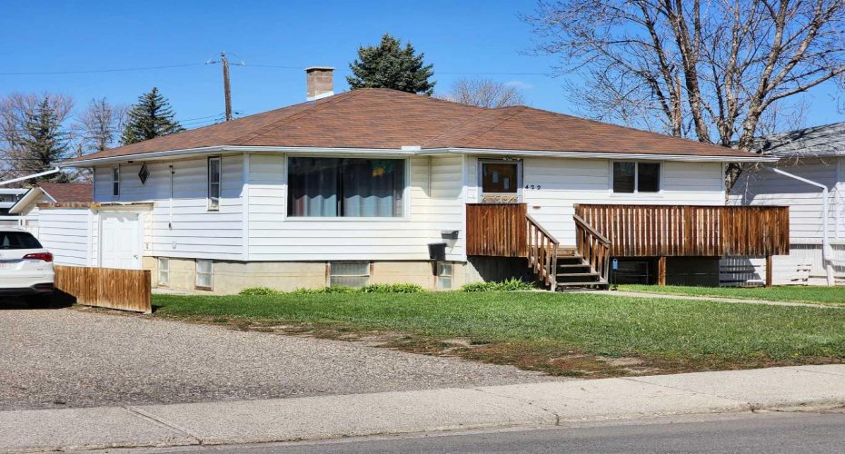 422 21 Street, Lethbridge, Alberta T1J 3K2, 3 Bedrooms Bedrooms, ,2 BathroomsBathrooms,Residential,For Sale,21,A2306717