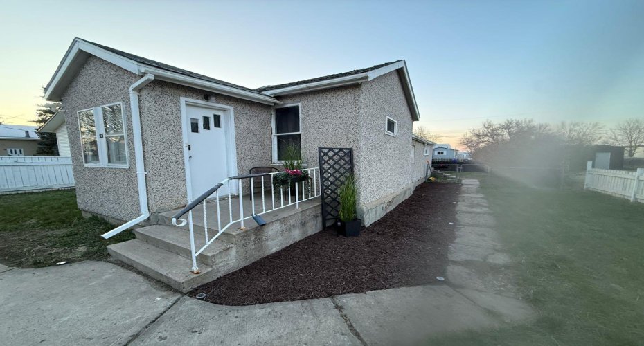 106 2 Avenue, Bow Island, Alberta T0K 0G0, 1 Bedroom Bedrooms, ,1 BathroomBathrooms,Residential,For Sale,2,A2305566
